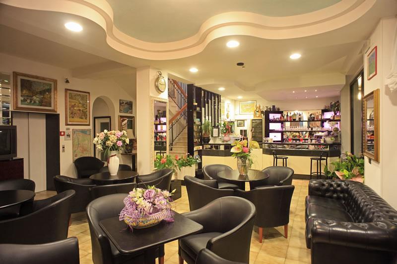Hotel Barbiani Ріміні Екстер'єр фото