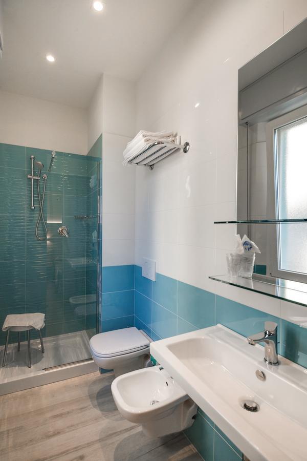 Hotel Barbiani Ріміні Екстер'єр фото