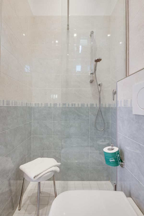 Hotel Barbiani Ріміні Екстер'єр фото